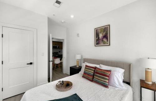 Classy Capitol Hill APT, Steps from DC Attraction - Foto 12