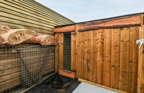 Gander Pod at Salford Court Farm Fishing Cabins - Foto 13