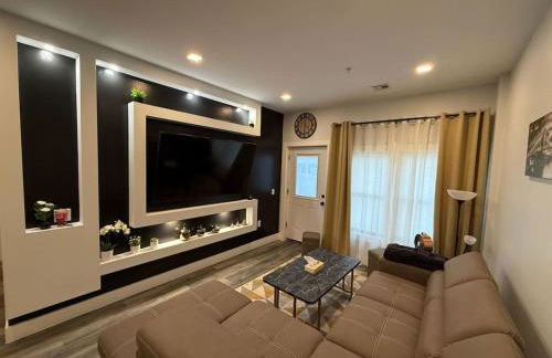 The Luxury Suite - 1BR with Gym & Office - Foto 29
