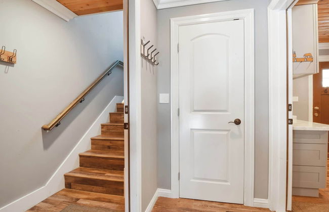 Alpine Chalet Nature Lovers Rejoice! Chic 4 BDR - Photo 42