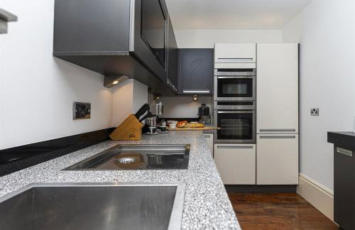 Thrushley Cottage - sleeps 7 - with roof terrace - Foto 32