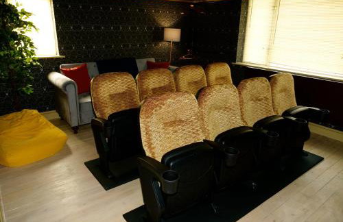 Deluxe 4 5 Bed Hot Tub Cinema Room 15 - Photo 20