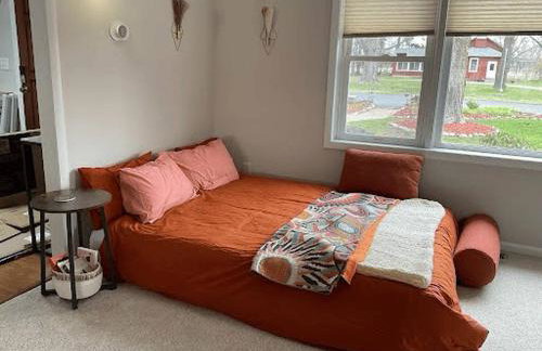 Secluded Luxe 5BR Estate| Pool, Wineries, Near ND - Foto 13