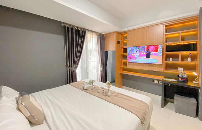 Homey And Cozy Living Studio At West Vista Apartment - Photo 16