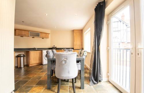 Apartment 9 - Photo 24