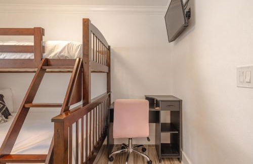 Bayview Cottage - Sun deck, pool, and more! - Foto 23