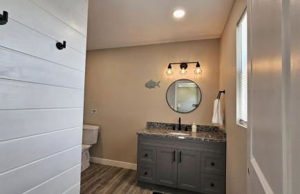 Newly remodeled waterfront home - Photo 6