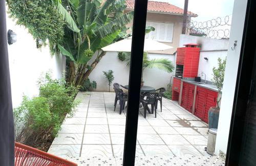 Casa linda, ótima localização, 2 vagas de garagem - Foto 31