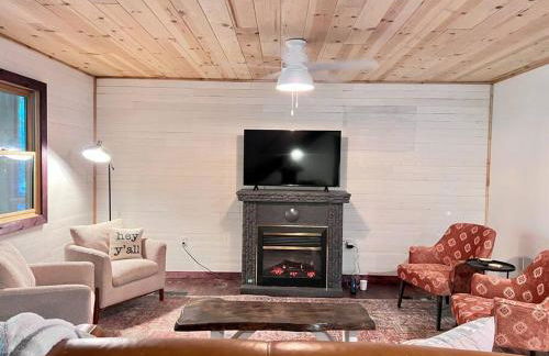 Close to Lake Blue Ridge, Hot Tub, Swing Beds - Foto 7