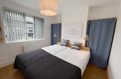 Contractor Base Newport 3 Bed Van Parking Sleeps 5 - Foto 2