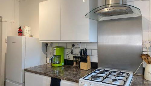 The Rose Terrace - Photo 5, stove, pet friendly, toaster, minibar