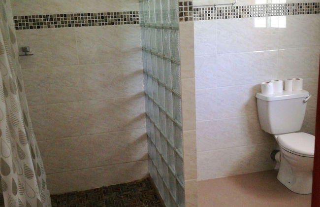 Lucy's guesthouse - Photo 37