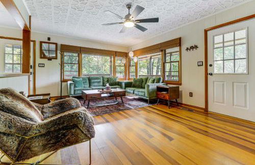 Sylva Riverfront Cabin Near WCU Pet-Friendly! - Foto 6