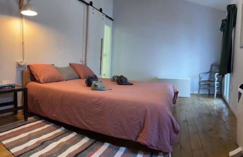 Alojamiento con encanto en planta superior ideal para trabajo y escapadas familiares en Montserrat - Foto 5