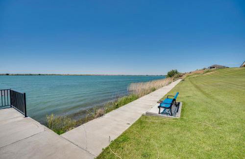 Backyard Oasis with Outdoor Kitchen! Moses Lake Home - Foto 4