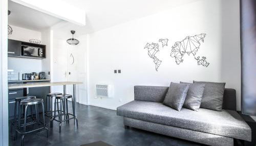 DISNEYLAND PARIS NEW STUDIO SUITE DESIGN - Foto 3, minibar