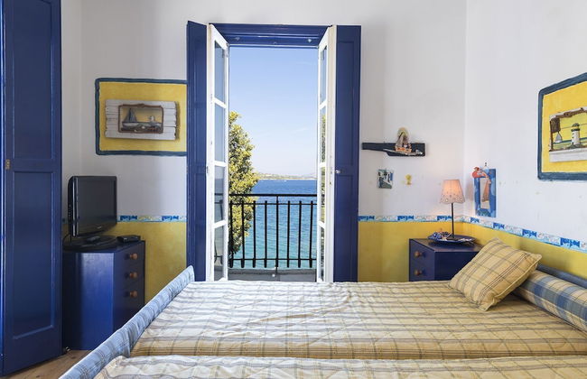 Beachfront Spetses Spectacular Fully Equipped Traditional Villa Families,groups - Photo 6