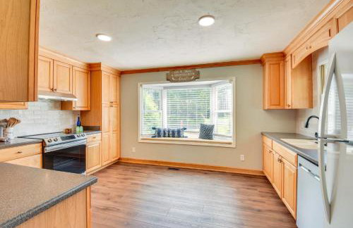 Home with Fire Pit on 27 Acres in Walhalla! - Foto 6