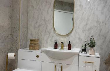 The Malthouse - Luxury City Apartment - Photo 35
