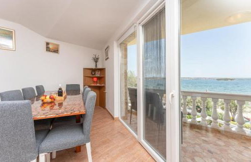 3 Bedroom Cozy Apartment In Ugrinic - Foto 23