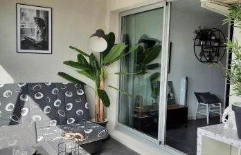 CHARMANT T2 VUE MARINA PLAGES A PIED - Foto 18