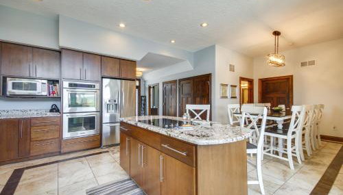 Luxe Group Home with Boat Dock in Lake of the Ozarks - Foto 5