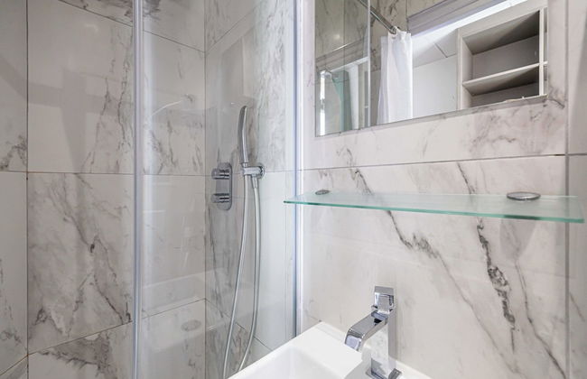 Deluxe Bedroom With Balcony in Cannes Palais - Foto 4