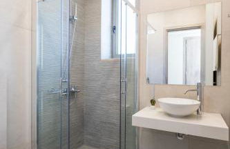 Beachfront Nymphes Aigli with Private Pool, Children Area & BBQ - Photo 34