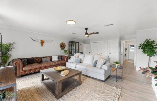 Farm Retreat with Jacuzzi, Fire Pit, Mini Goats, Mini Ponies and Mini Cows - Foto 5