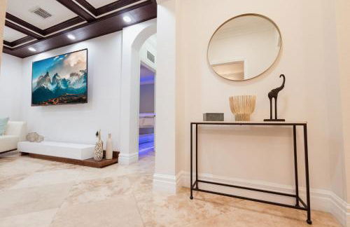 Miami Getaway Heated Pool Villa with Mini Golf & BBQ - Foto 11