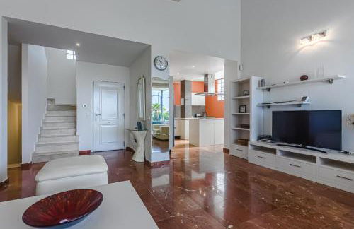 Villa Eleonora, Luxury Villa with Heated Pool Ocean View in Adeje, Tenerife - Foto 17