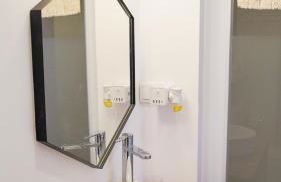 Kalumi Aparthotels - Japandi-Style Apartments with Terrace, Pergola, and Portuguese BBQ - Foto 16