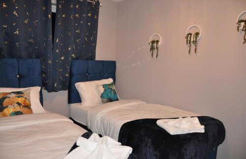 Modern 3 bedroom house- 2 parking spaces- near central MK - Foto 11