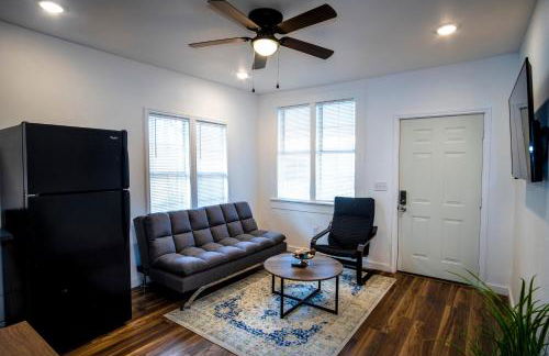 Downtown View Cozy 2br/1ba Home Sleeps 8 - Foto 4