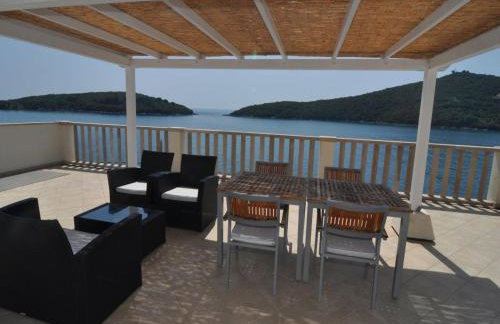 Holiday home Marina- beachfront, sea view and free parking - Photo 35