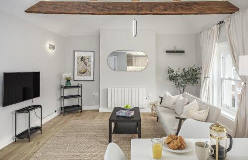 Bright 1 bedroom apartments near Farnham Castle - Photo 49