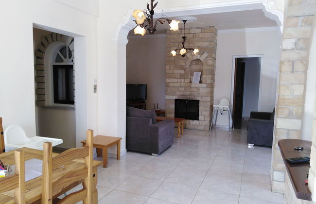 Lovely six Bedroom Villa in Coral Bay - Photo 39