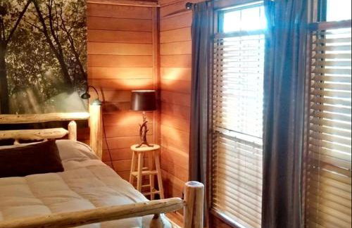 Peaceful Lodge-Style Cabin with Fire Pit near Greers Ferry Lake in Arkansas - Foto 12