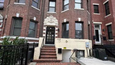 Large DUPLEX Apt 2Bdrm 1Den-Metro - Foto 3