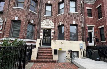 Large DUPLEX Apt 2Bdrm 1Den-Metro - Foto 3