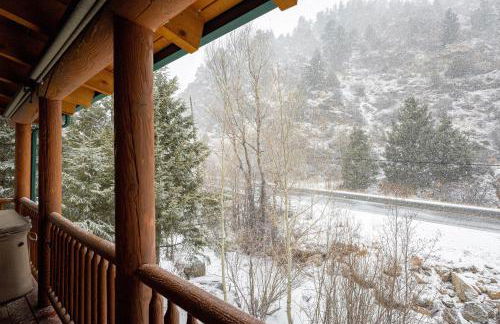 Iconic Log Cabin Escape - Idaho Springs - Hot Tub - Foto 29