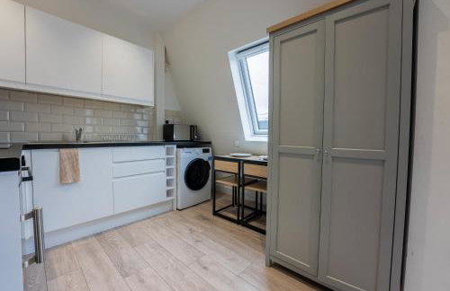 Modern Studio Flat with Balcony in Heart of London - Foto 3