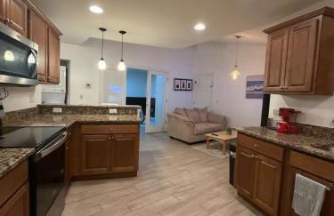 Stylish one bedroom apartment with full kitchen - Foto 41