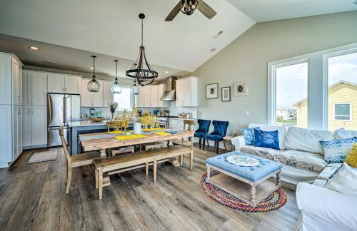 Beachfront Oasis with 2 Large Decks, BBQ and Views! - Foto 5