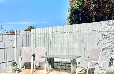 Luxury Modern House, Free Driveway Parking and Garden! Fully Equipped, Sleeps 6 Guests - Foto 16