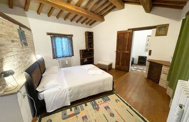 Spoleto Tranquilita Sleeps 20 With Wifi Pool Yoga Studio Gardens and Views - Photo 21