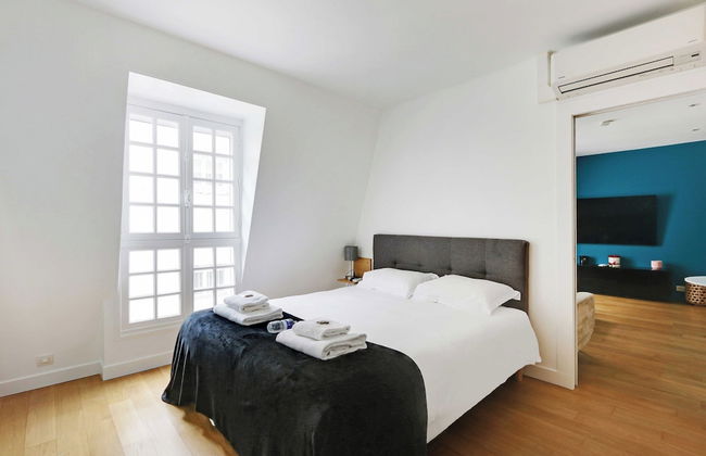 Elegance and Comfort With A/C - Arc de Triomphe - Foto 3