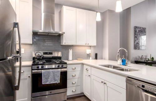 Soaring 2-Bedroom Parkside Loft Walkable to it All - Foto 14