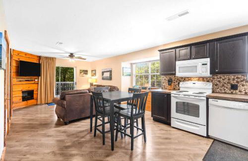 Cozy Timbers - Charming Condo for 6 with Resort-style Amenities - Foto 12