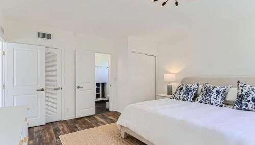 The Glenn House - Gather Poolside in a Breezy South End Getaway - Foto 5